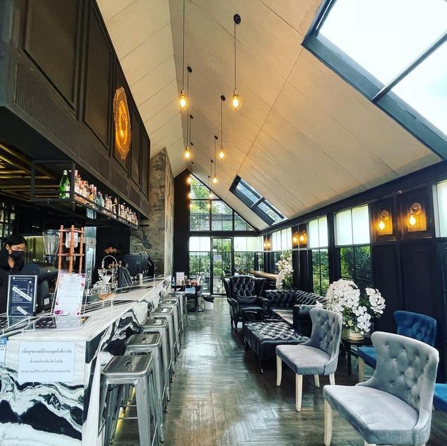cafe กาแฟชั้นเลิศติดถ.ใหญ่สไตล์ธรรมชาติ 
