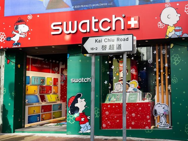Swatch X Snoopy陪你過聖誕