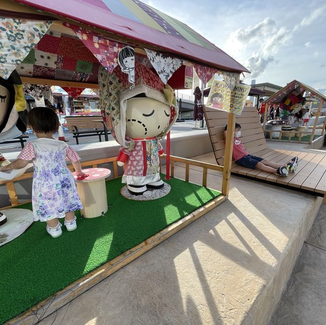 免費親子好去處🎉海景遊樂場、滾輪瀡滑梯、繩網、鴨仔船、勁多打卡位！🤩地鐵站一出就係好方便～ 