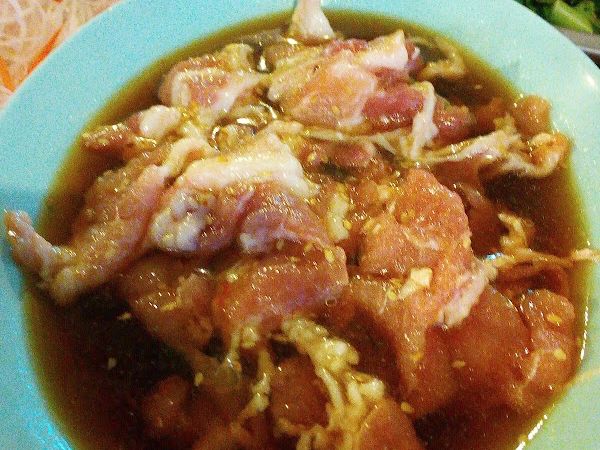 หมูกระทะเจ้าเก่าา ราคาสบายโคตรถูก ส.ราชา