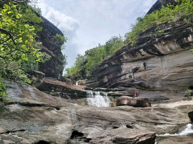 สร้อยสวรรค์ waterfall