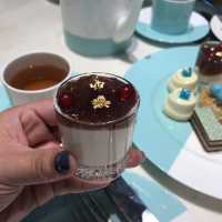 A cafe in a Tiffany Blue jewellery box