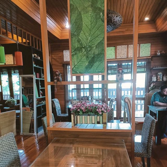 เรือนไม้กาแฟ  Cafe at wood จิบแฟแลบ้านไม้