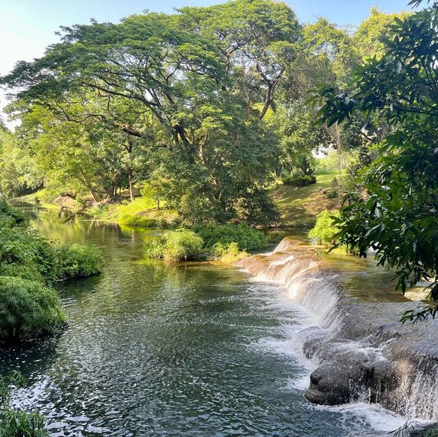 ทานข้าวร้านอาหารสุดชิลล์ ริมน้ำตก ที่สระบุรี 