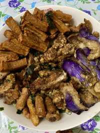 🏘巷口內的小吃🎉～台中西區『熊掌香酥雞』🐔