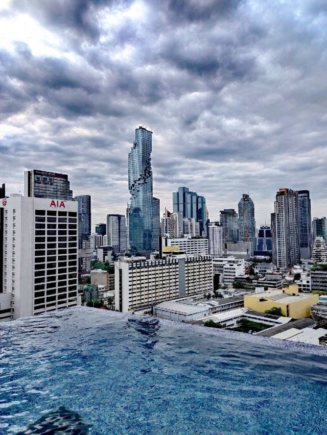 Infinity pool @Marriott Surawongse