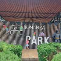 동물을 가까이서 보며 먹이주기 체험가능 한 Bonanza Exotic Zoo