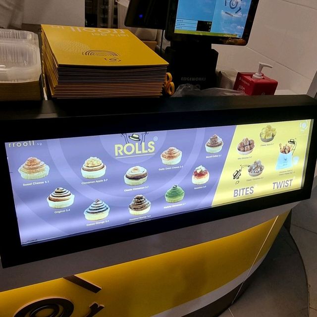 Rrooll - A New Cinnamon Roll Shop 