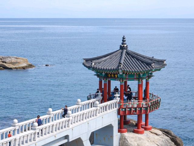 바다 위의 영금정