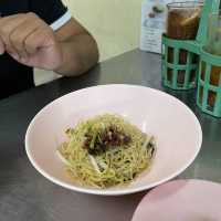 曼谷｜傳統炭燒牛雜火鍋🍲