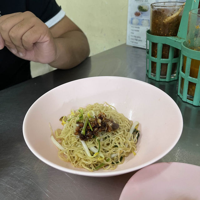 曼谷｜傳統炭燒牛雜火鍋🍲
