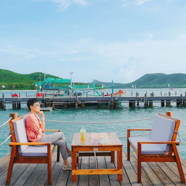 Samaesan Marina ที่พักติดทะเลมินิมอลสไตล์บาหลี