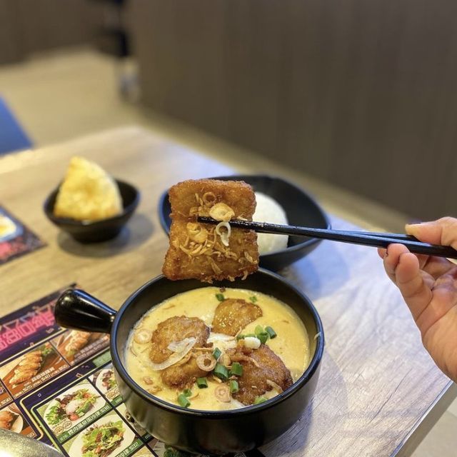荃灣童年回憶沙嗲王 美味白咖喱香茅豬扒飯 ✌🏽 荃灣童年回憶沙嗲王 美味白咖喱香茅豬扒飯 ✌🏽