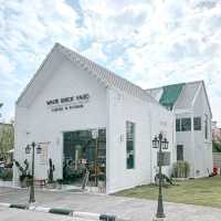 White Brick Yard Cafe