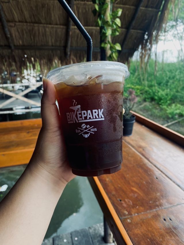 คาเฟ่นักปั่น BIKEPARK CAFE 