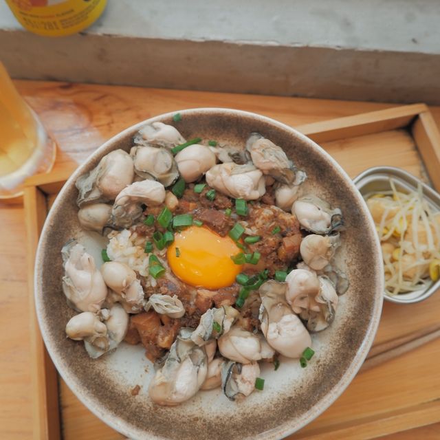 橫巷的台灣小店，魯肉很出色  