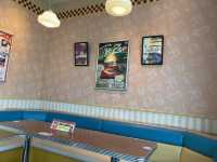 【沖縄】人気ハンバーガー店「A&W」！