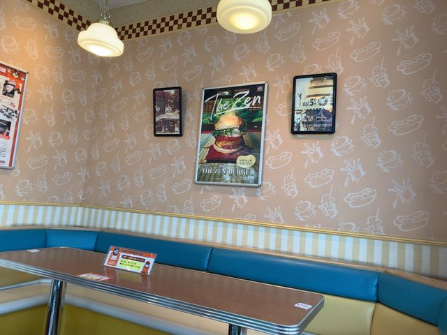 【沖縄】人気ハンバーガー店「A&W」！