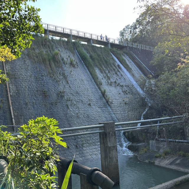 藍地水塘