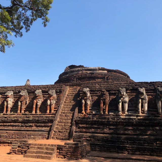 แต่งชุดไทย ไปเที่ยวเมืองเก่า