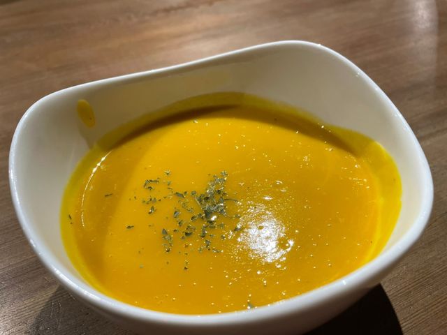 高雄悦誠百貨美食-愛·雨林餐廳