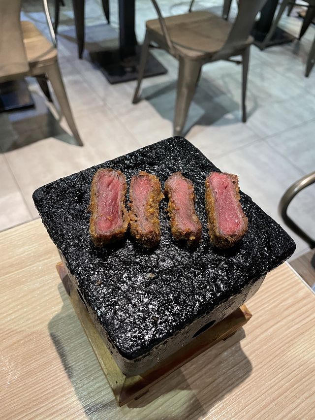 旺角人氣吉列牛烏冬