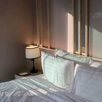 โรงแรมเปิดใหม่สไตล์ cozy ดูอบอุ่นคลุมโทนขาวดำพัทยา