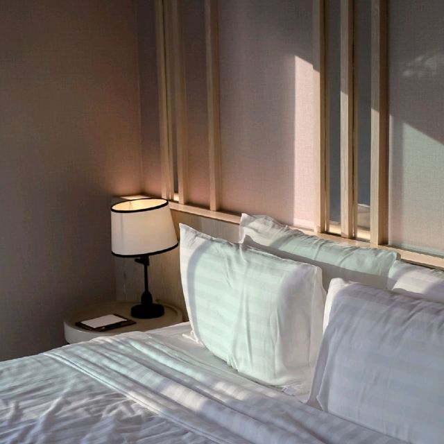 โรงแรมเปิดใหม่สไตล์ cozy ดูอบอุ่นคลุมโทนขาวดำพัทยา