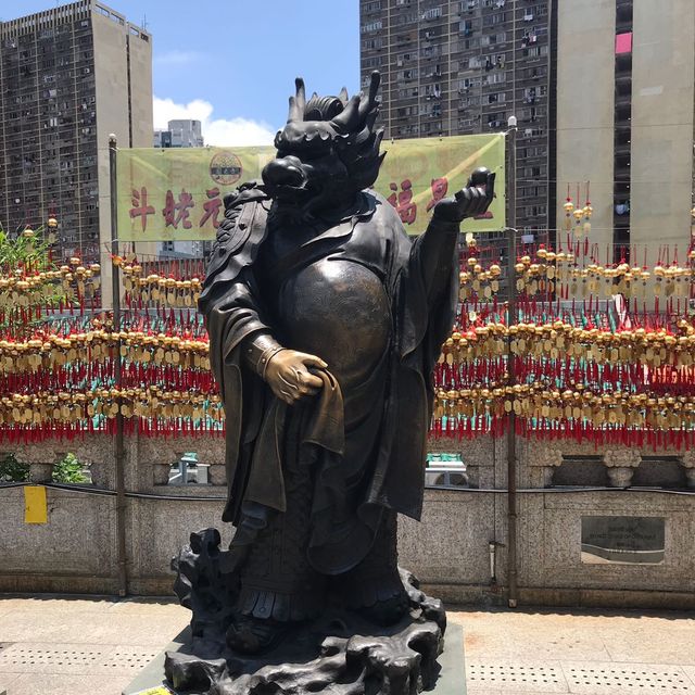 🇭🇰 Worshipping idols at Wong Tai Sin