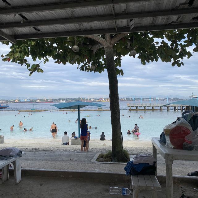 Chill in Camp Holiday