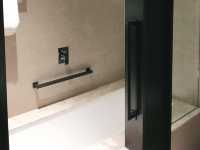 High-tech staycay