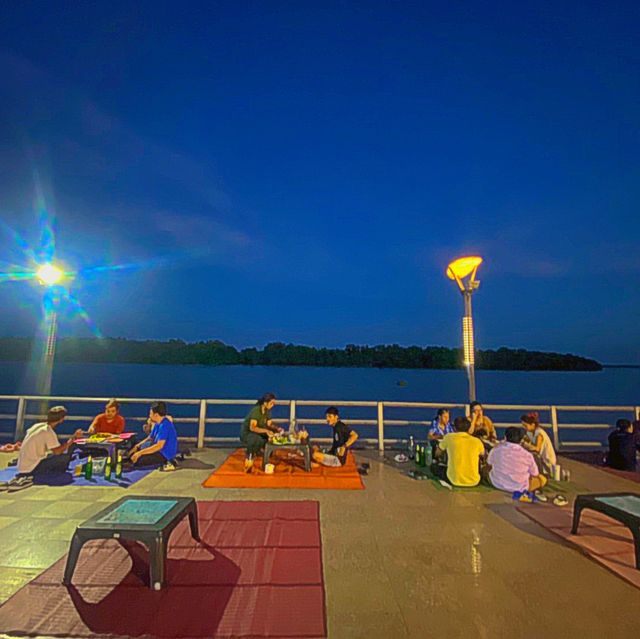 อาหารสตรีทซีฟู้ด จุดเช็คอินริมแม่น้ำ @บางปะกง 🦀