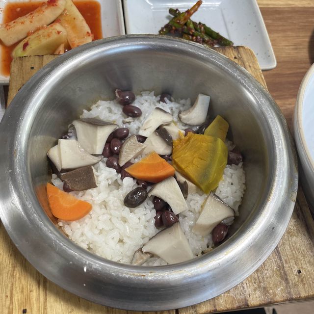돌솥밥 맛집 “나현 숯불생오리“