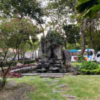 Hoang Van Thu Park