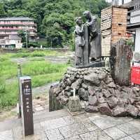 【鳥取県:三朝】三徳川のすぐそばを流れる三朝温泉のシンボル河原風呂。