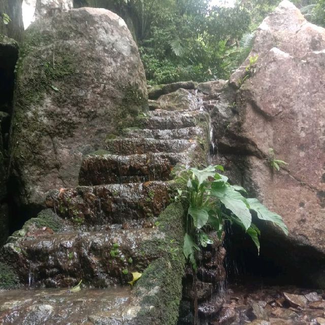 อุทยานแห่งชาติน้ำตกทรายขาว จังหวัดปัตตานี  