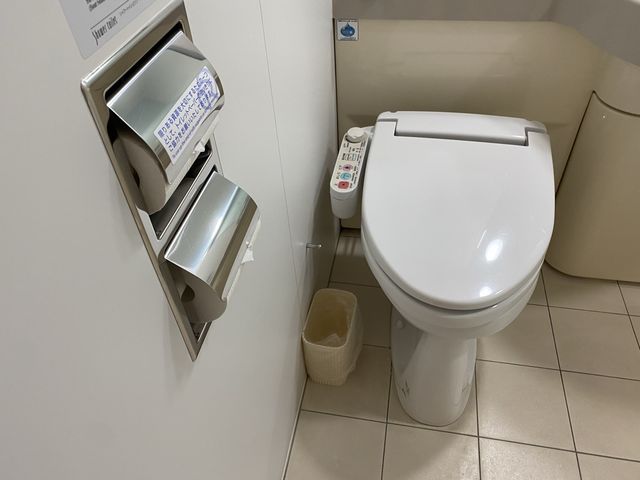 福岡市営地下鉄『祇園駅』すぐ。『ダイワロイネットホテル博多祇園』(部屋内部)