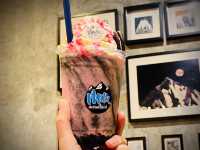 คาเฟ่ริมหาดบางแสน วิวทะเล 180 องศา
