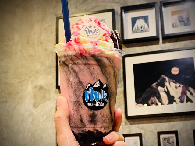 คาเฟ่ริมหาดบางแสน วิวทะเล 180 องศา