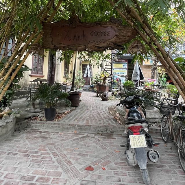 enjoy Vietnamese cuisine outdoors 