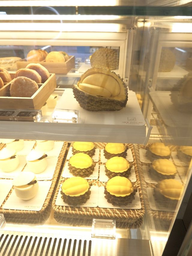 可愛的泰式甜品，必吃榴槤和冬蔭功  