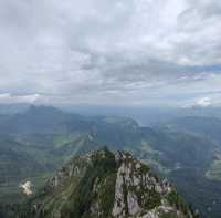 Enjoy nature at Gansu's Lianhuashan mountain 