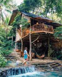 Philippines treehouse vacation, enjoy the beautiful scenery.