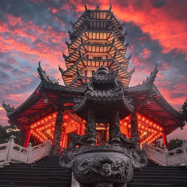 WATUGONG BUDDHAGAYA TEMPLE, SEMARANG