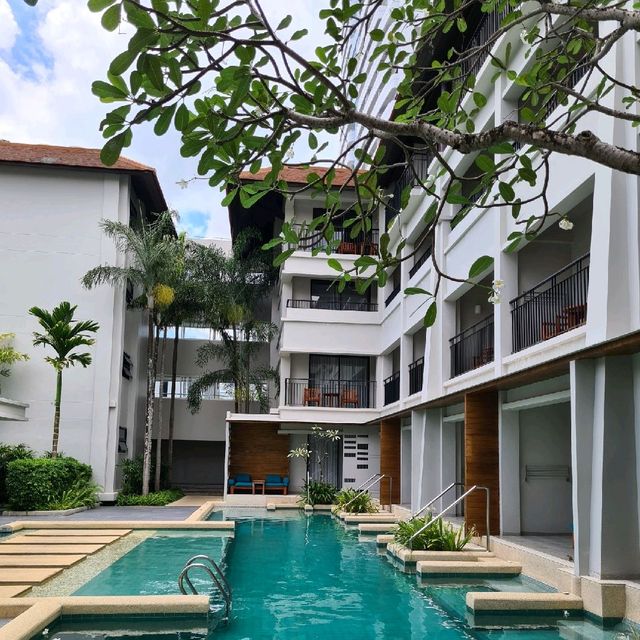 รีสอร์ทใจกลางป่าตอง 