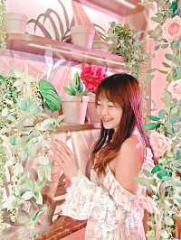 全海景粉紅 igable 餐廳  同閨蜜去High Tea ❤️當然要搵一間打卡able!  海港城Lady Nara 就係唔錯嘅選擇！ 休閒嘅粉紅色風格，泰式餐廳有度假風嘅感覺。 Afternoon