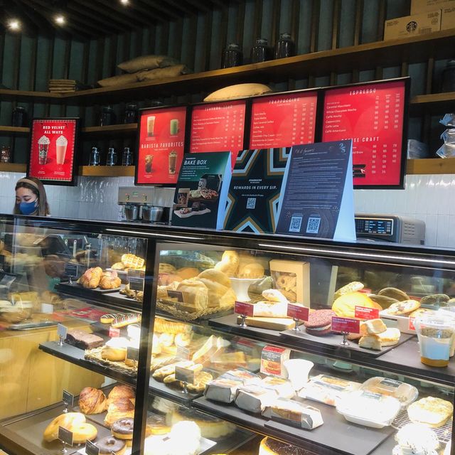 Starbucks Ayala Cloverleaf 