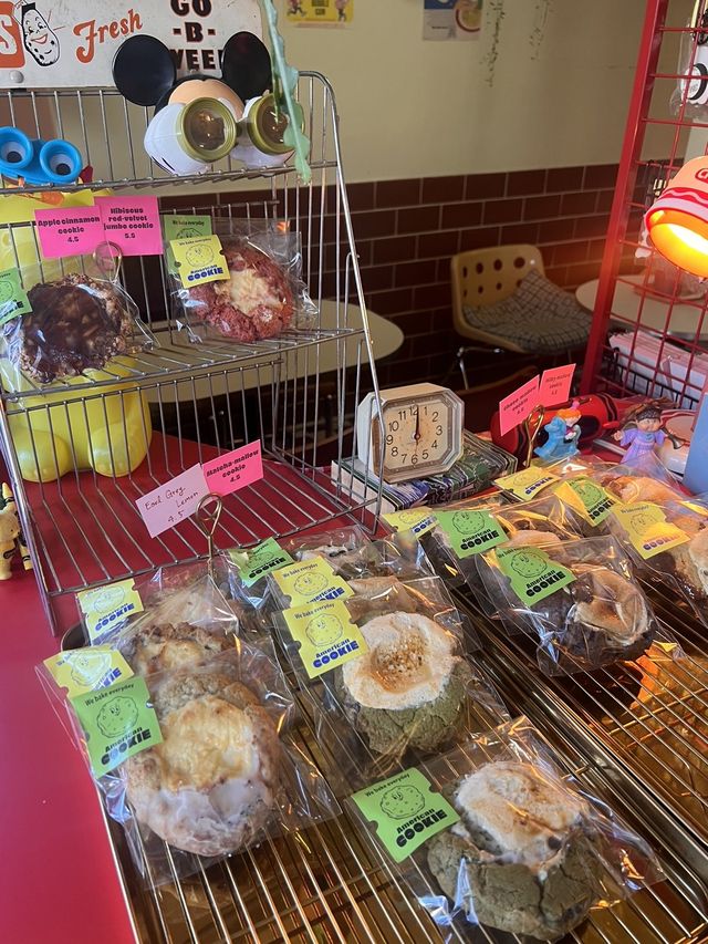 韓国/ソウル【望遠】雑貨も売ってる🍒💛かわいいカフェ🧸