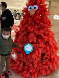 《快閃走入海港城聖誕芝麻街「MERRY STREETMAS」》
