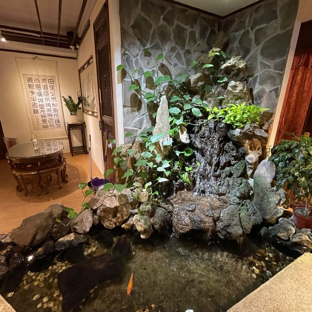 台北貓空🐱中國宮廷風夜景餐廳🍴特色金字塔炒飯與中式菜餚！